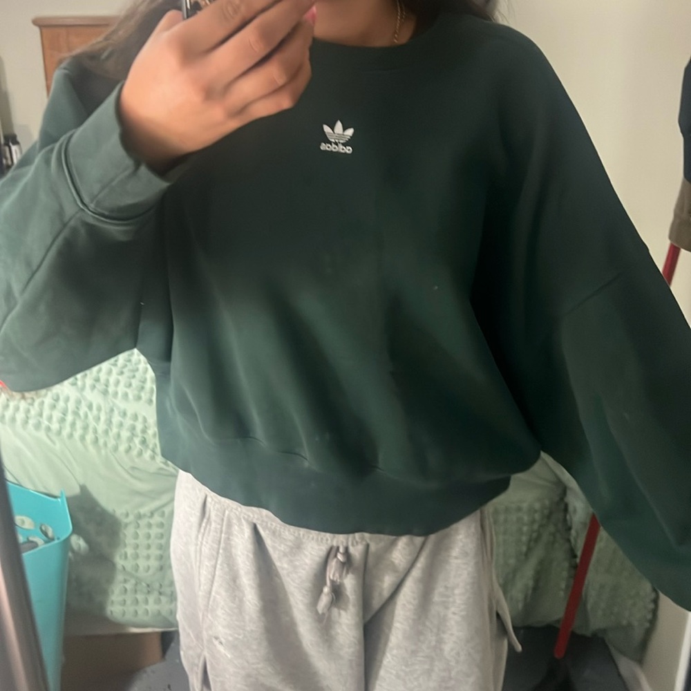 Cropped oversized adidas crewneck